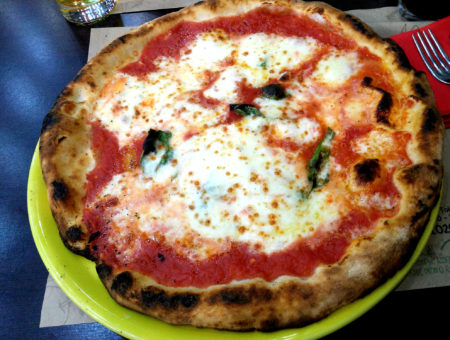 Pizzeria Pizzaioli Veraci a Fuorigrotta: il senza glutine al tavolo o take away